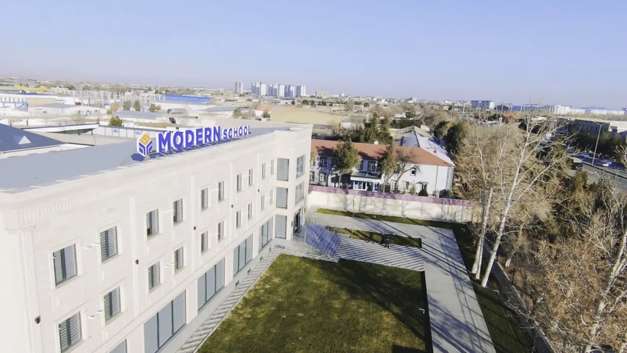 Modern School binosi